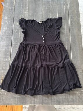 Women's Black Tiered V-Neck Button Front Casual Dress